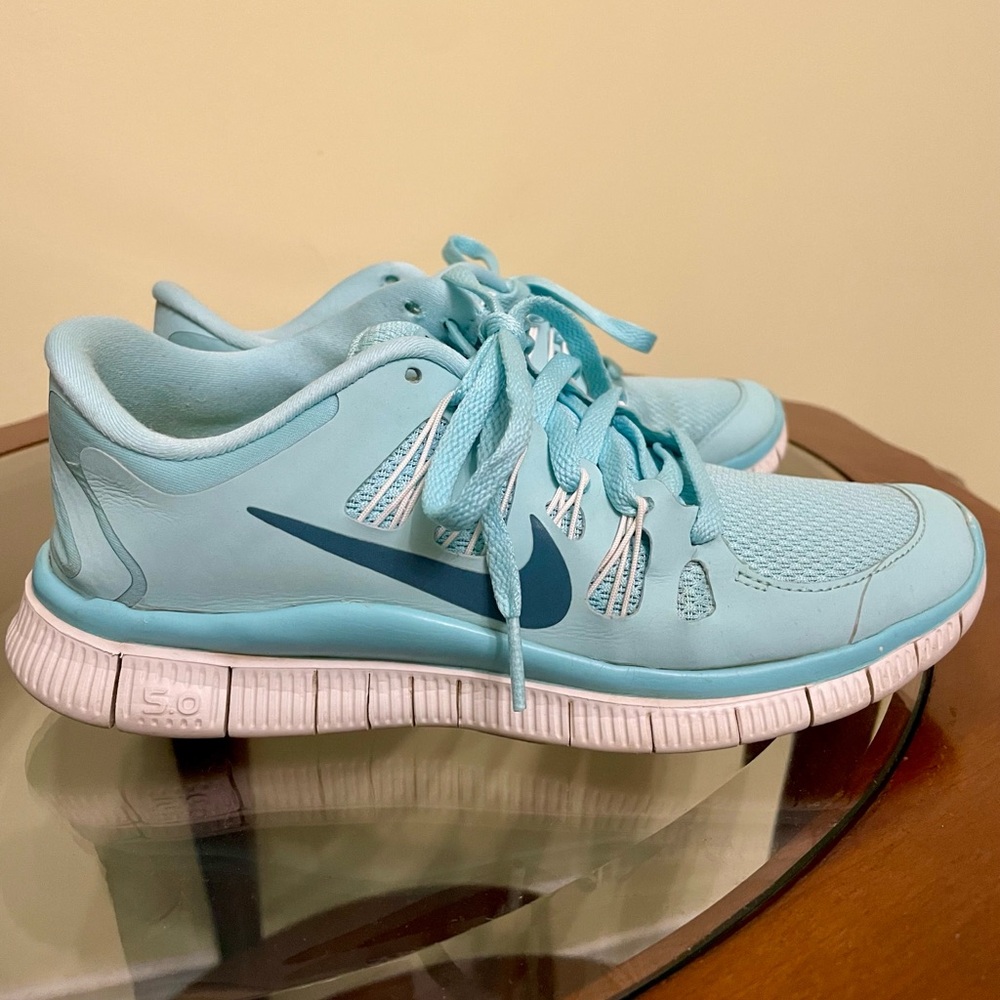 NIKE-Women’s Shoes-Size 7